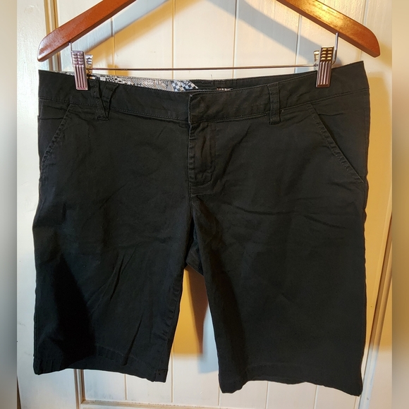 Volcom Black Size 9 Shorts - Picture 1 of 5